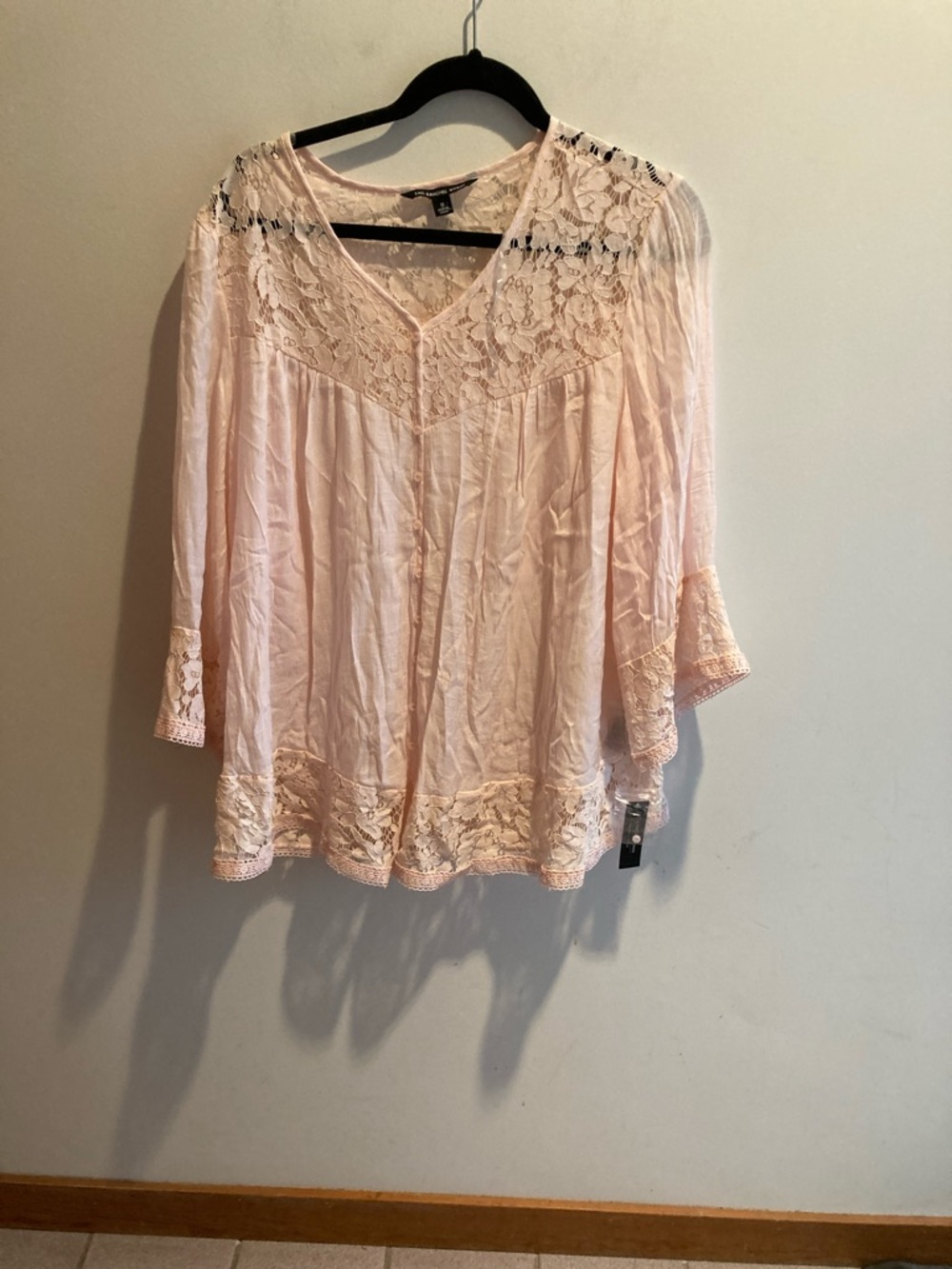 Zac & Rachel Light Pink Lace V-Neck Blouse NWT